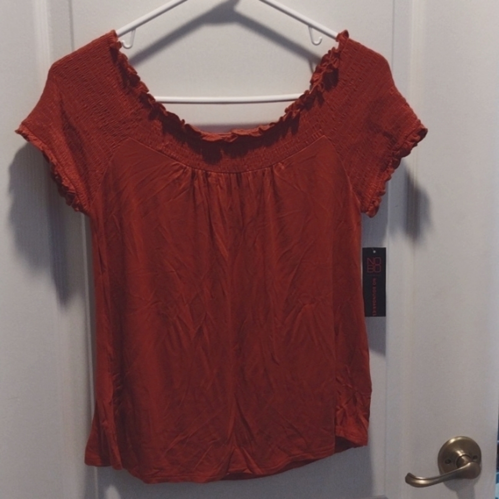 No boundaries, Off the shoulder blouse